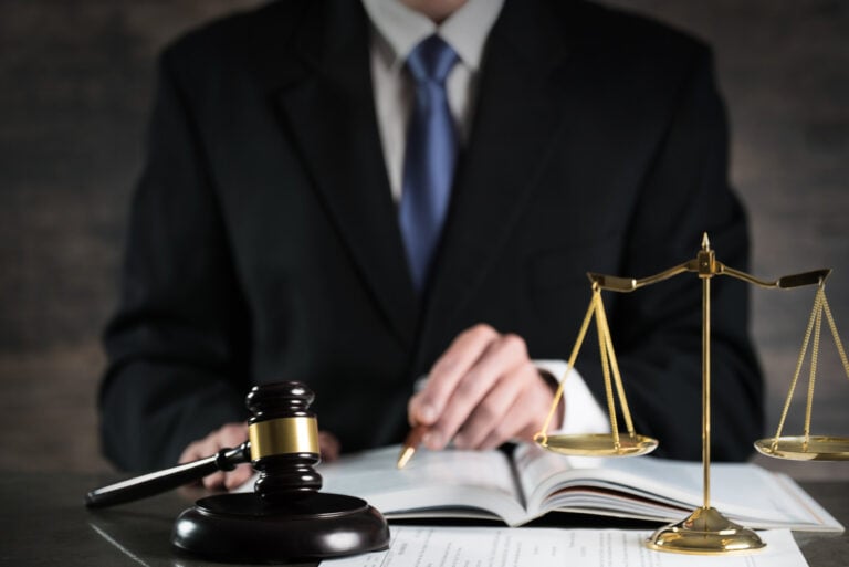 What Does an Insurance Adjuster Do?